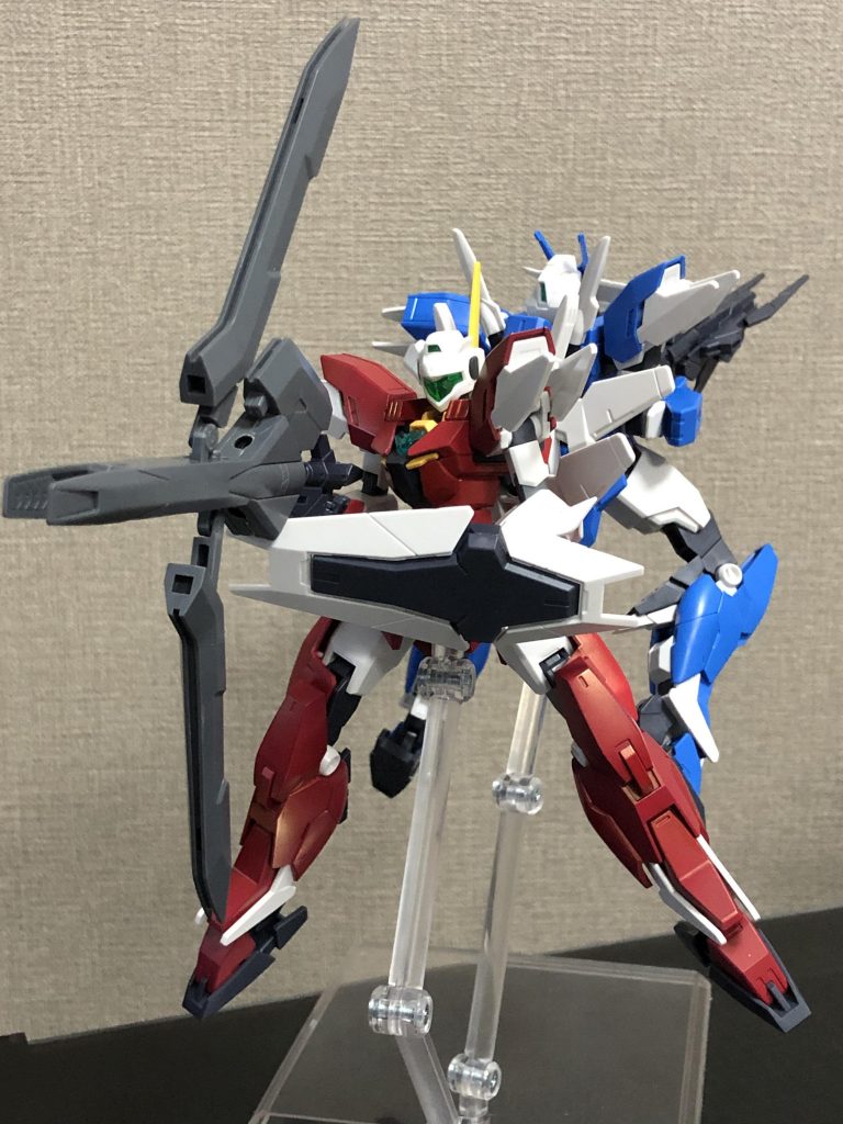 ヒナタが部活で弓道をしていたことからアースアーマー装備時にはライフルから主兵装を弓にしています。