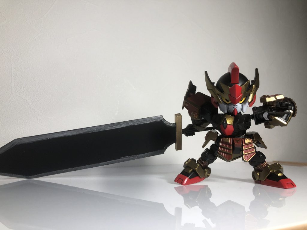 刀の形を変えることができます。斬艦刀のような感じですね