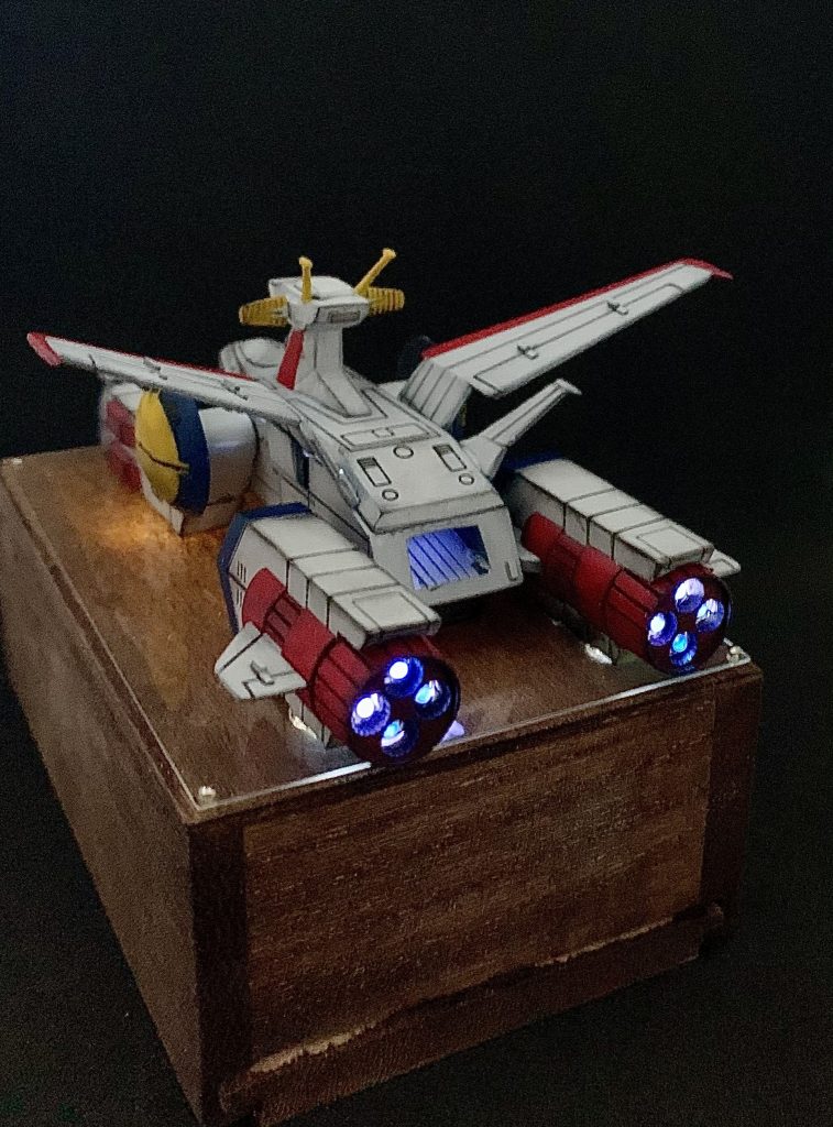 後方、バーニア、デッキも電飾しました。