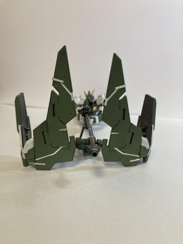 更に更にバックパックは可変してシールドを遮蔽物として使う事ができ狙撃を安定させる効果もあり対カウンタースナイプも可能です!