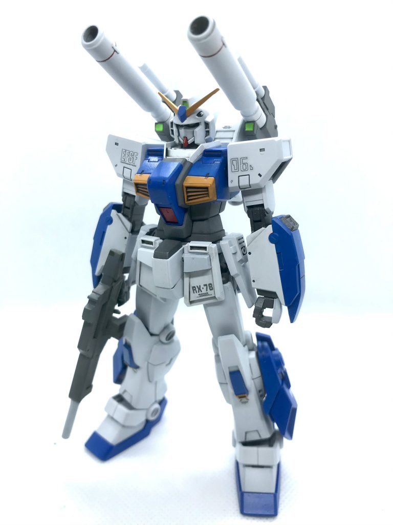 未完成版の肩を装着脚部は完成版の中途半端仕様アレックスにしか見えません