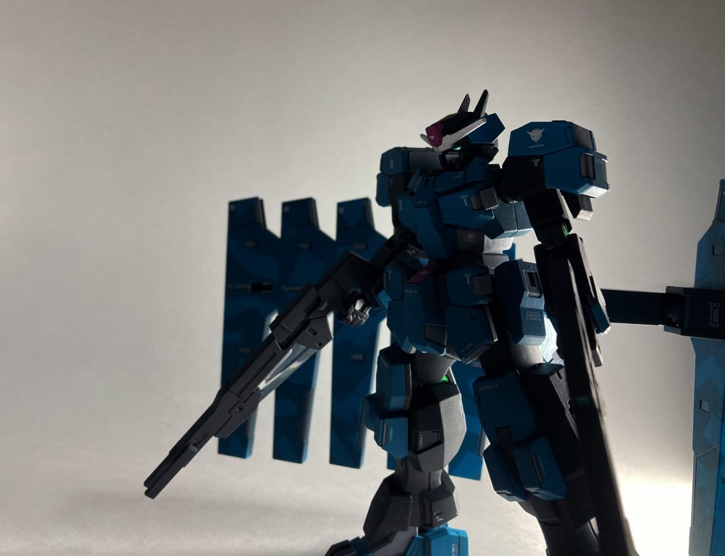 眼光鋭いショットで。