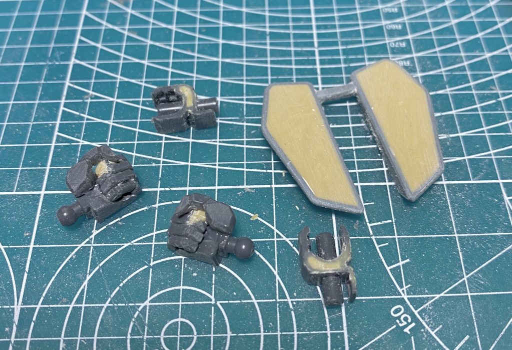 MSハンドが手に入らず、仕方なくキットのものを握り手に修正しました。