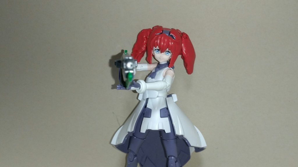 近くにあったセブンソードGのライフルを持たせてみました。