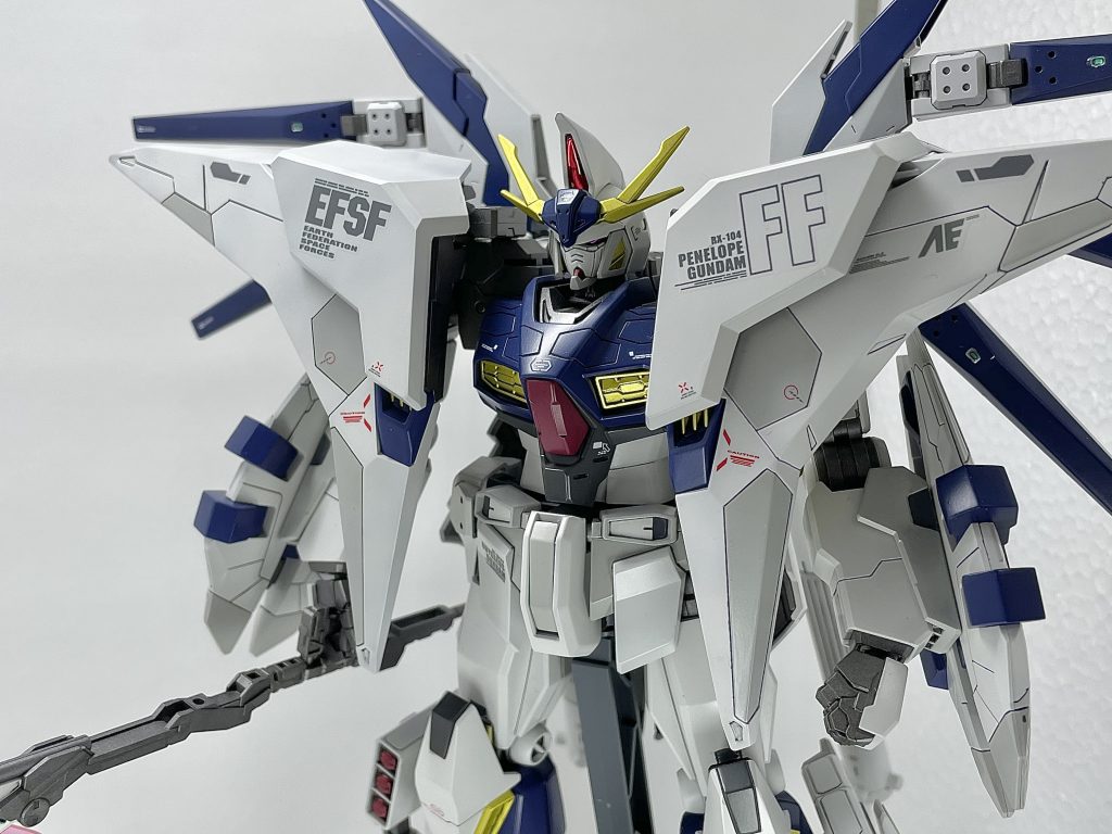 νガンダムブレイブのファンネルユニット、雑誌付録のハイパービームジャベリン、ビルドファイターズシリーズのガンプラバトルアームズ、ビルダーズパーツのプロペラントタンクを使用しています。写真を撮り忘れましたが、雑誌付録のビームガトリングもあります。