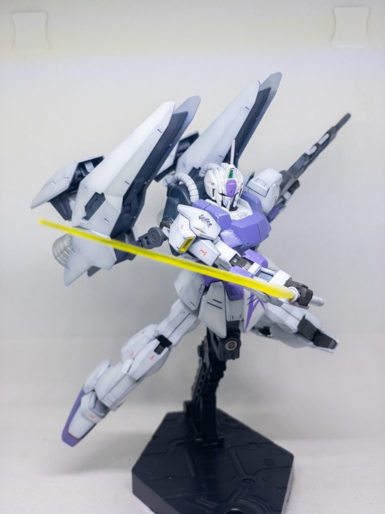 百式のビームサーベルはそのままです。