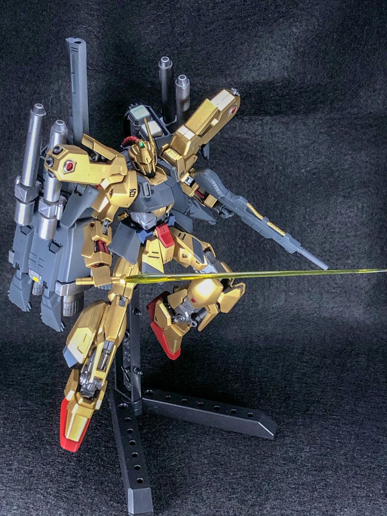 フルアーマー化にする予定でしたが、百式のスタイリッシュなプロポーションを活かす為に最低限のミキシングに留めました(●´ω`●)