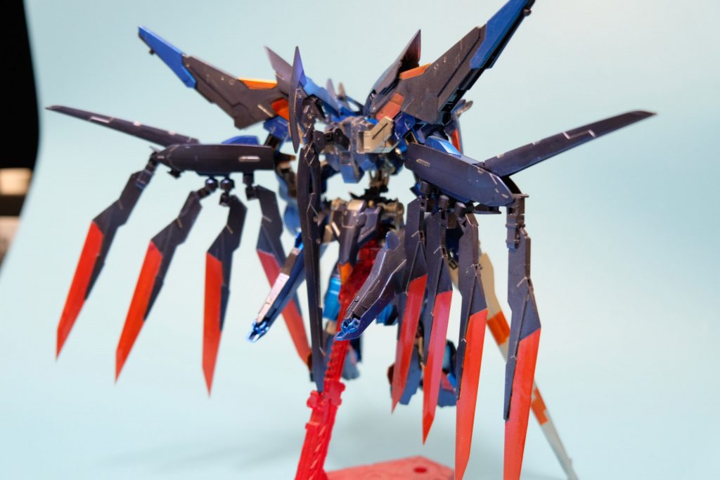 バックショット。禍々しさとカッコ良さを内包できてるでしょうかね？