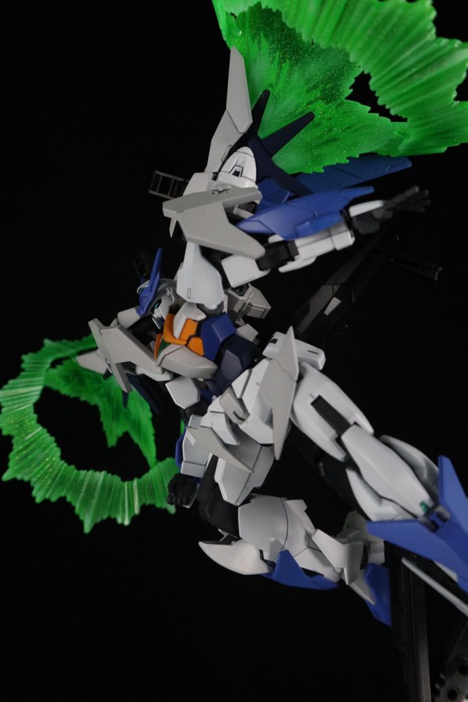 こういう飛翔ポーズ撮りたかったから作ったと言っても過言ではない。これで満足。以下制作。