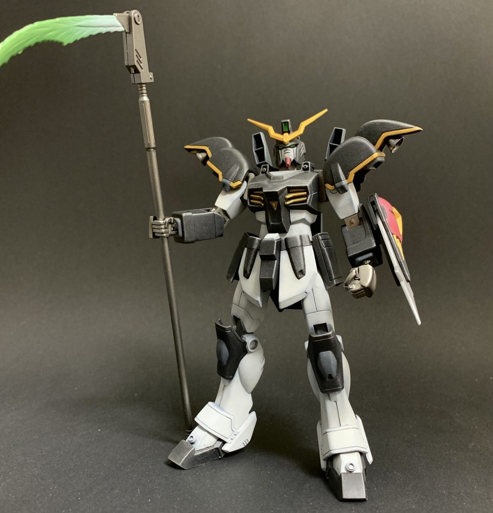 旧キット、ガンダムWシリーズで一番出来に???があると言われているデスサイズですが、ポイントを押さえた改修で結構変わったかと思います。