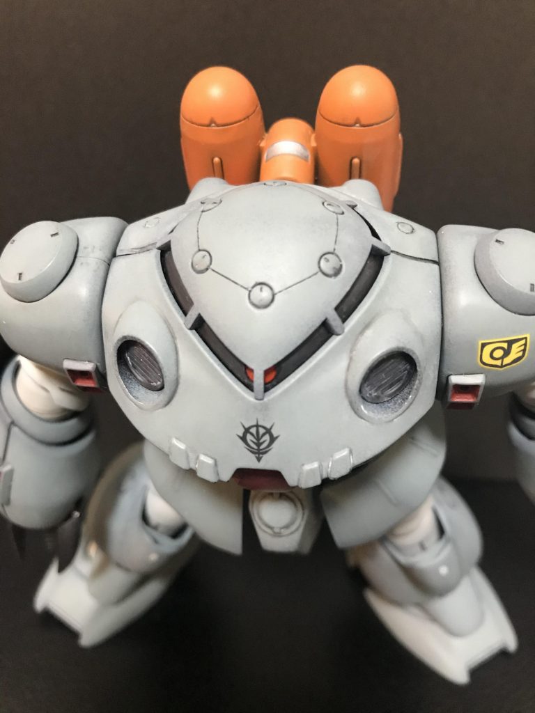 頭の六角形だけスジボリ追加しましたが他はそのまま。デカールも最小限にしています。