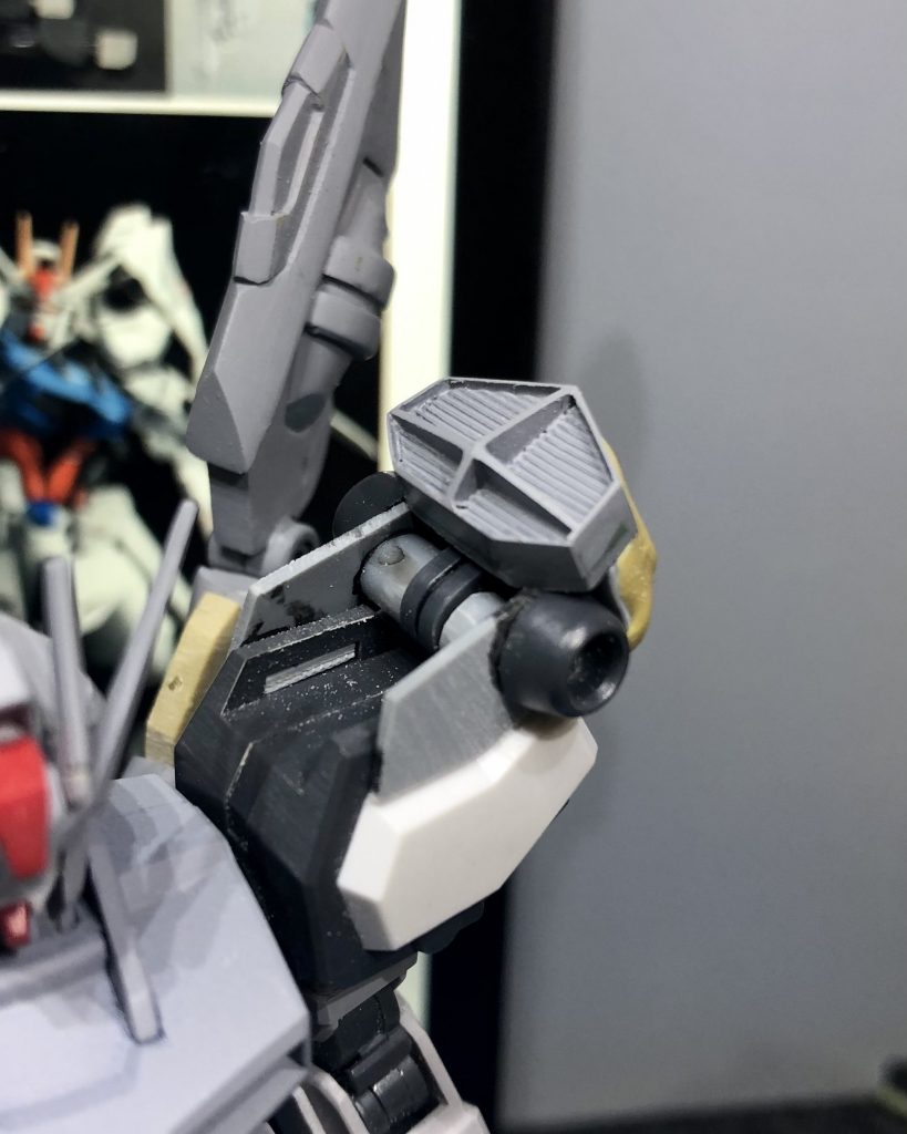 今回1番上手くいった工作が肩パーツです