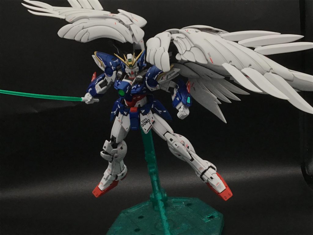 五飛のナタクとの戦闘のおかげで印象強いサーベル。翼の展開機能のお陰でスペース取るなぁw