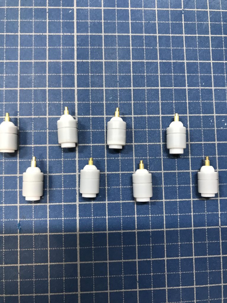 プラ棒、プラパイプでファンネル作成。サザビーのファンネルのように羽根を付けようと思いましたが技術も気力もないので、今回はこれで妥協しました。 