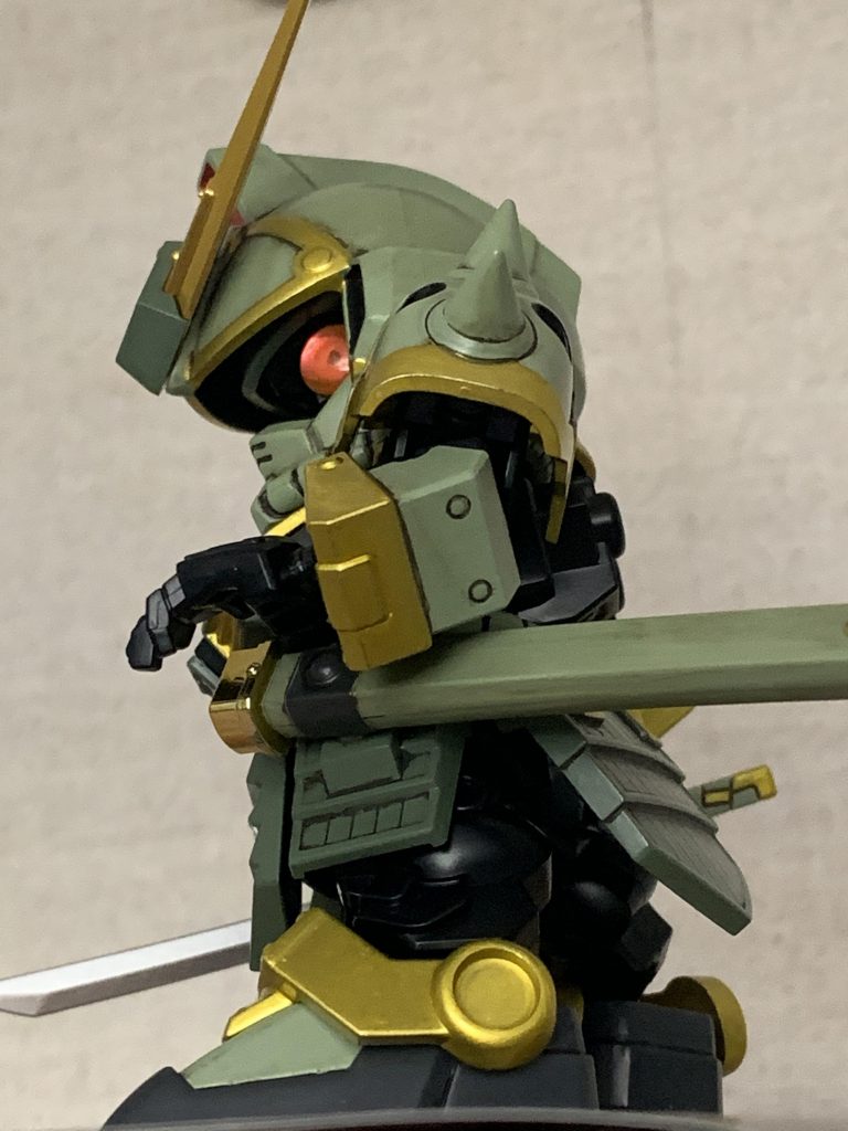 半人前とはいえ見た目は立派な武者になり、勝手に「頑駄無」を名乗りながら意気揚々と戦に赴くのであった………