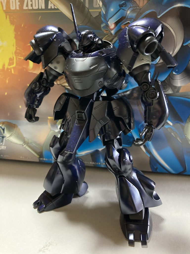 塗装は一応ディープメタリックブルー下地に黒サフを使用したのでかなり黒くなってしまったけど、重量感が増して個人的にはかなりお気に入り