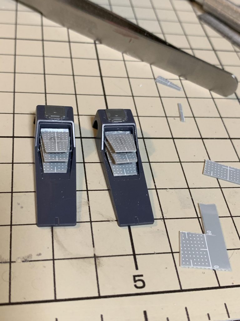 プラ板で放熱フィンを製作。コレがやりたかったんです。