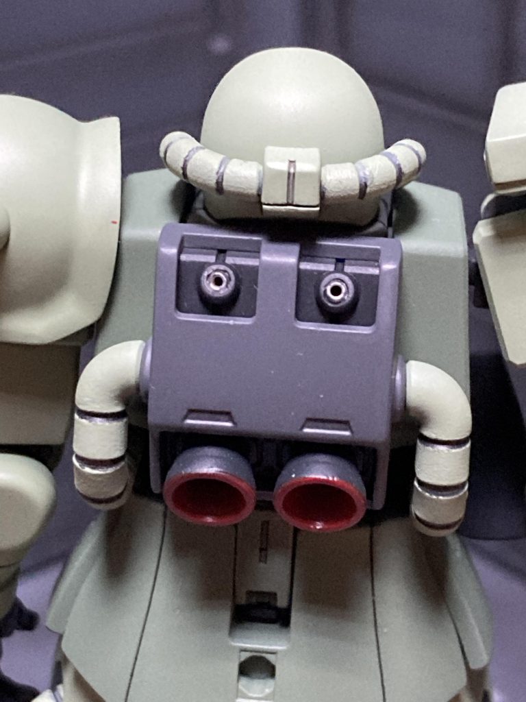 ランドセルのスラスター、バーニアノズル内にはビーズを利用してディテールアップしています