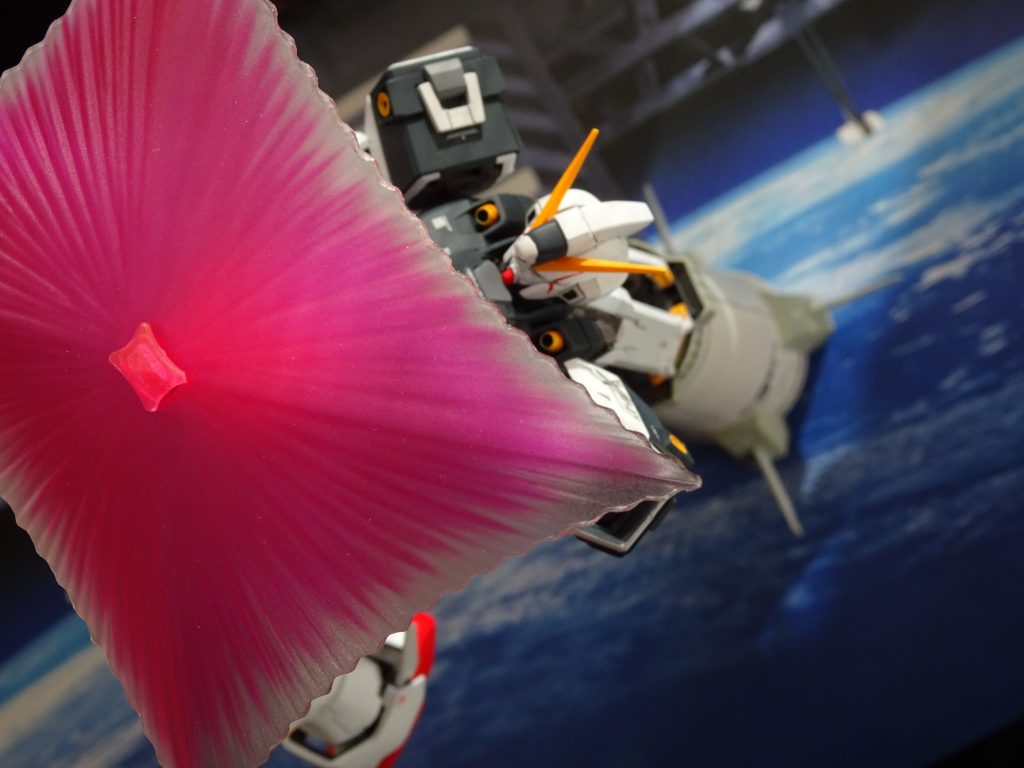 <撮影遊び②>成層圏でビームシールドを展開しているイメージです。本作は、21年1月末まで展示のボークス名古屋SRさまのコンテストにて展示いただきます。