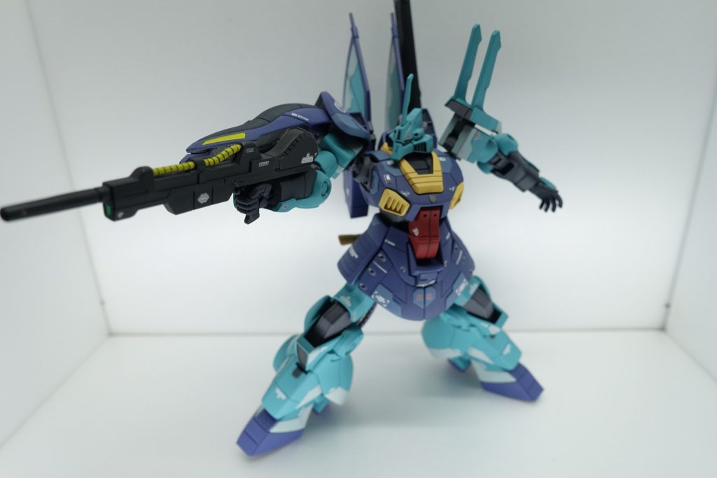 ライフルを構えて。