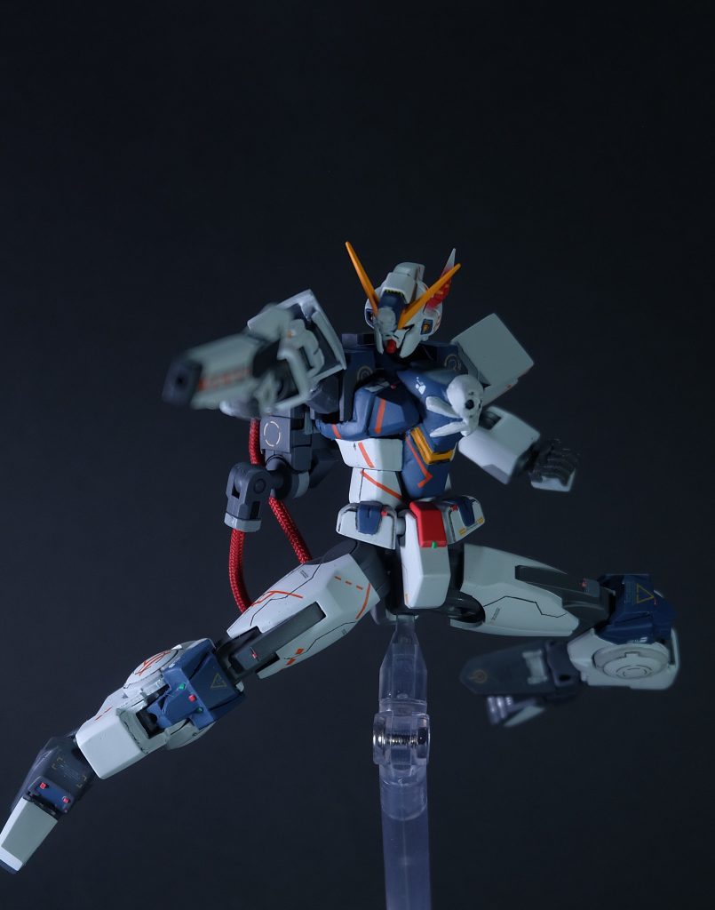 固定武装としてCBバスター(コアバタフライ)バタフライバスターの構造を模した武装。フルスクラッチ。中折れでビームサーベルを発振させることで銃撃⇎斬撃をスムーズに切り替えることで選挙区への即応性が高い。また、バックパックからエネルギーケーブルを装着することでビームの出力を増大させることが可能。