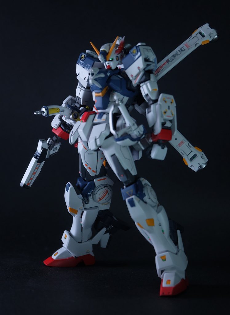 X1アーマークロスボーンガンダムとしての性能を高い次元で発揮させる基本アーマー。武装は一式を引き継ぐ。コアボンをスタイルよくしたせいで、この形態のバランス調整に四苦八苦しました(笑)