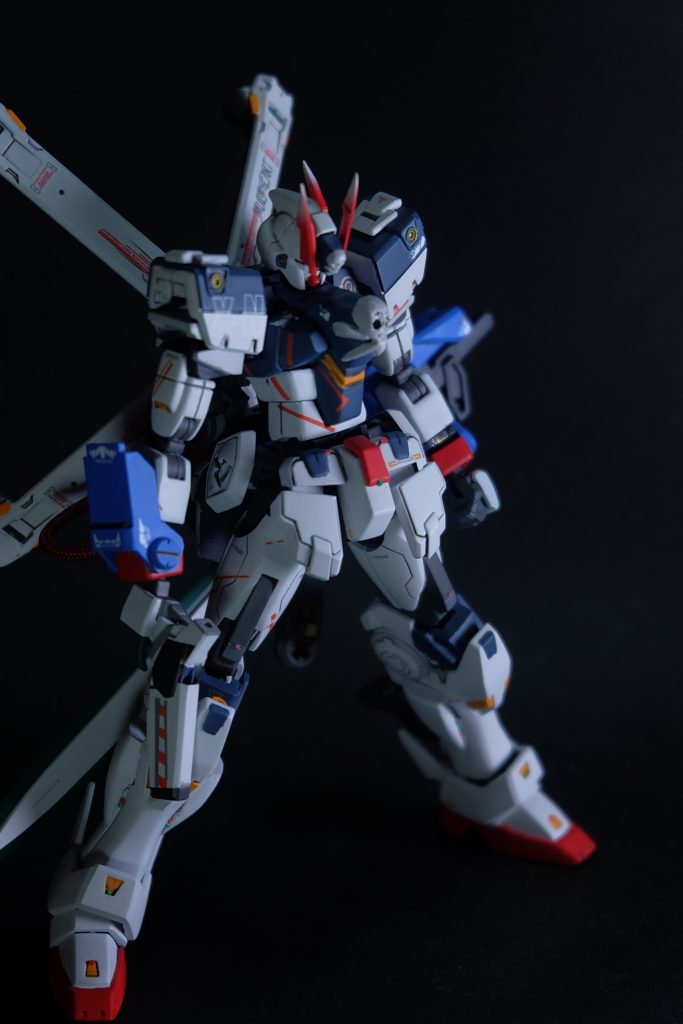 X3アーマーX1との変更点はアンテナと腕部GNIFジェネレーター及び新たに追加されたGnムラマサとなる。本装備では試作機の色合いの強いX3をGNドライブとの親和性を高めることで完成度を高めるというアプローチで設計がなされている。