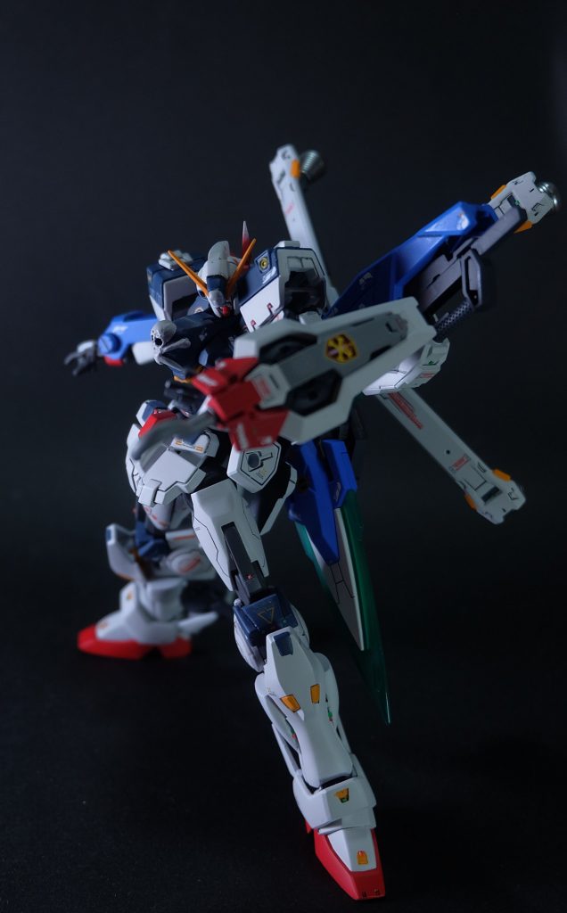 GNアンカーシールド。IFジェネレーターの形状に合わせて取り付け部分を作ったので、このハンドユニットを装備しない限り装備できないという。