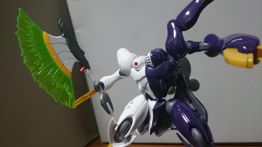 ・大型ビーム・アックス白一色なので、グレーとイエローで部分塗装っス。袖のデザイン上、持ち方は限定されるっス