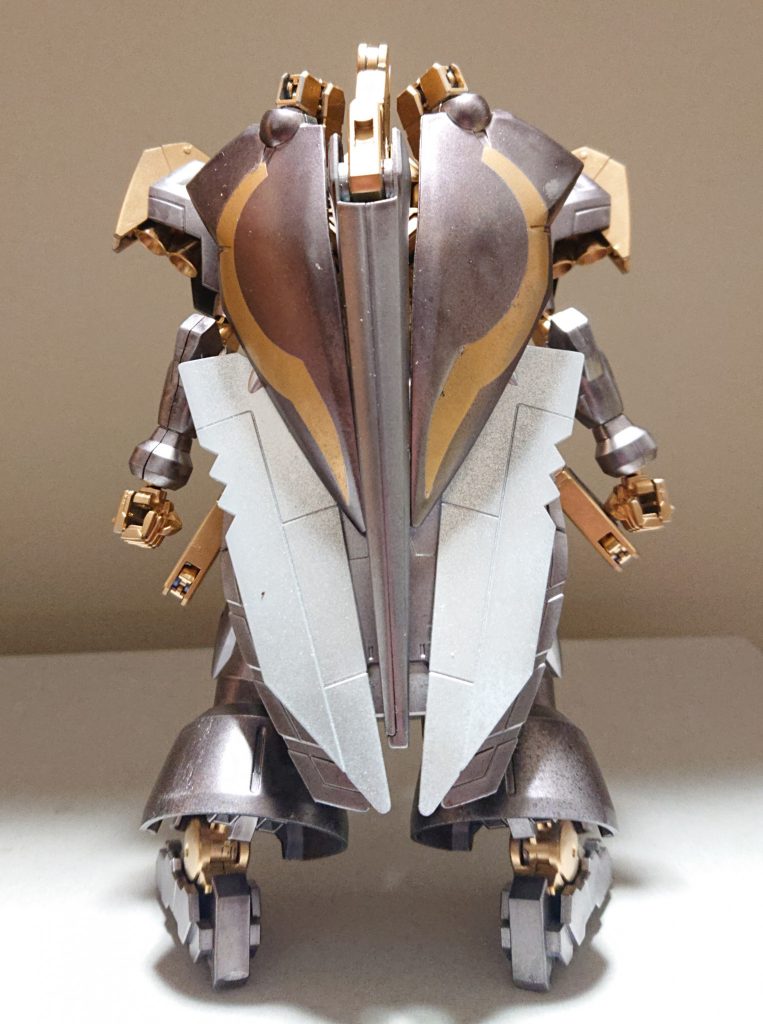 背面。