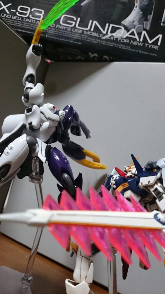 「きぃいやあぁぁ」「弟がっ！私の…弟がああっ」「しっ ね！」「しねえぇぇ」(もってくれっ！俺の…クロスボーン・ガンダム！)