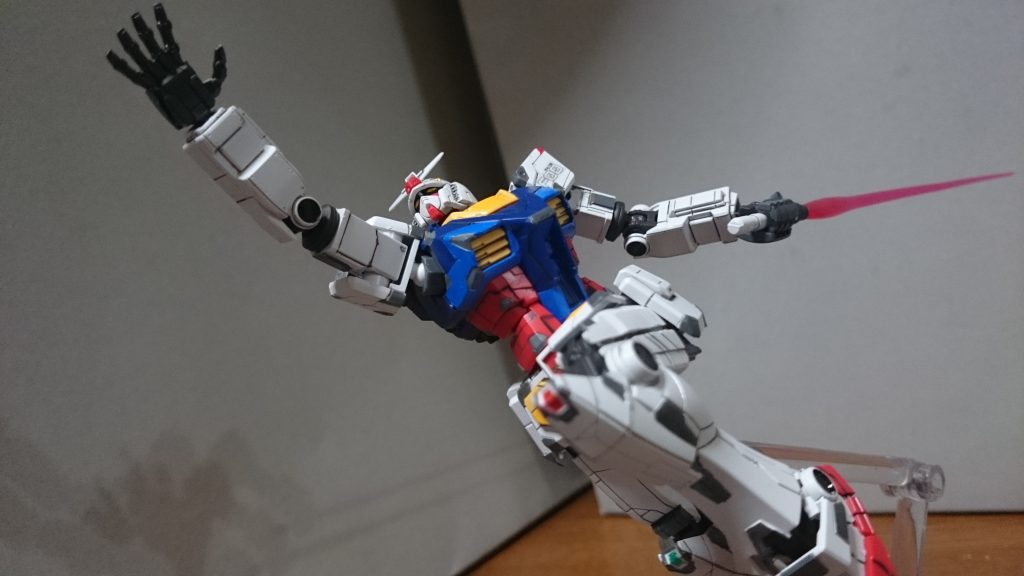 ガンダム、大地に立つ