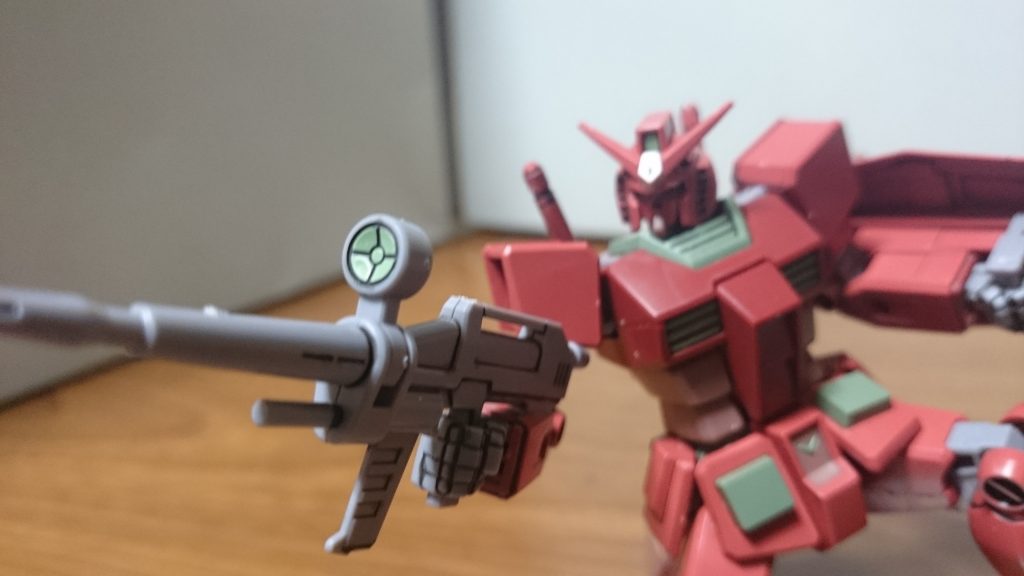 塗装箇所は頭部前後とライフルのセンサー(ザクライトグリーン)、各部のマルイチモールド(ブラック&グレー)っス