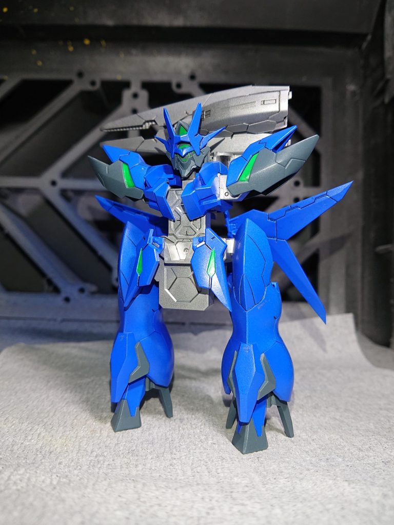 彫像モードのアルスアースリィアーマー。紫のセンサーカラーは蛍光グリーンにしてあります。