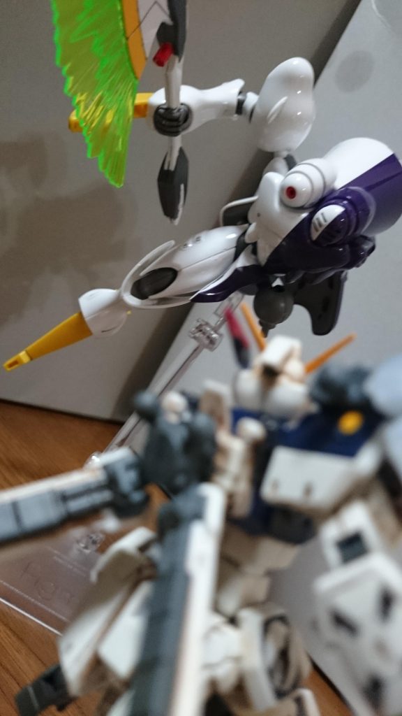 「トビア・アロナクスゥウ！」「貴様だけは……」コロニーのミラーを破壊した段階ですでに勝敗は決したといえる―――だが―――もはやそれはただの私闘だった