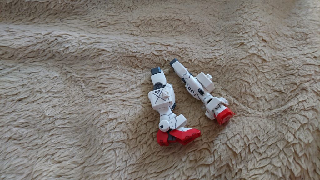 足二本、組み立てました。