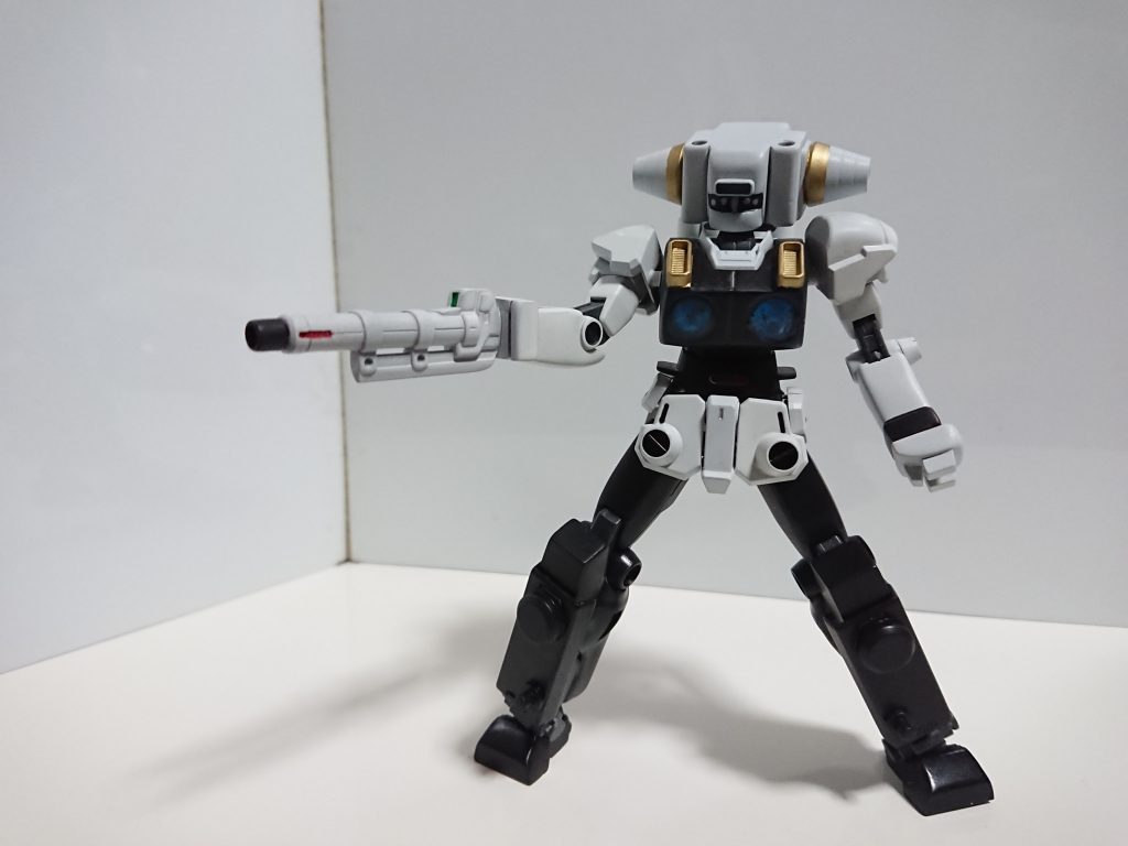 ペダ二ウム粒子砲アームアームズに付いてくる銃剣を腕に接着して再建しました。先端にエフェクトも付けられます。