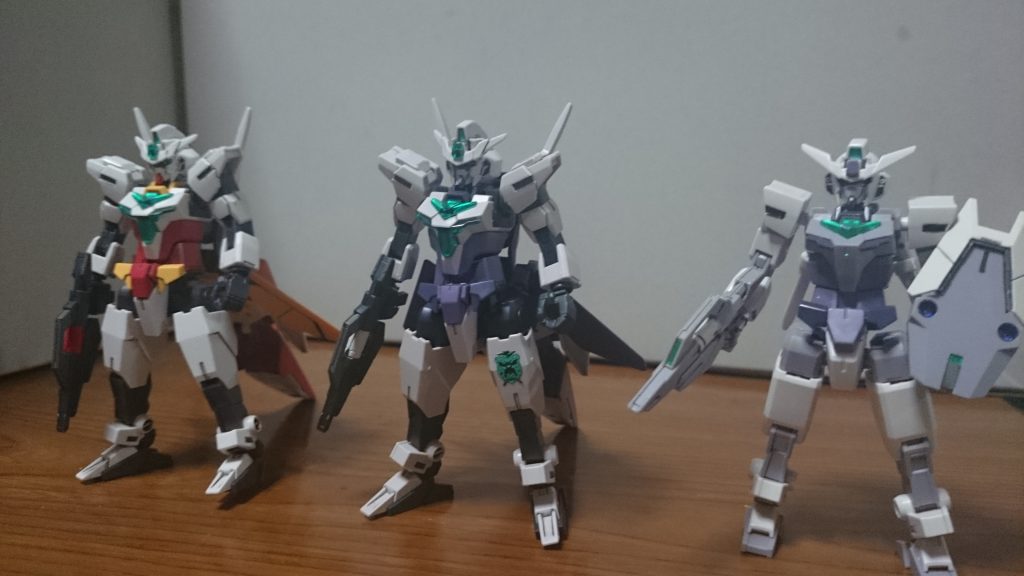 ・ノーマルII、G-3カラーIと比較関節の色はコアIのものとは違ってるっスね。オリジナルカラーのコアIIの関節より少し暗めになってるっス。というかティターンズカラーの関節の色がG-3コアIの色と一緒という。胸はオリジナル同様に真っ白っスね