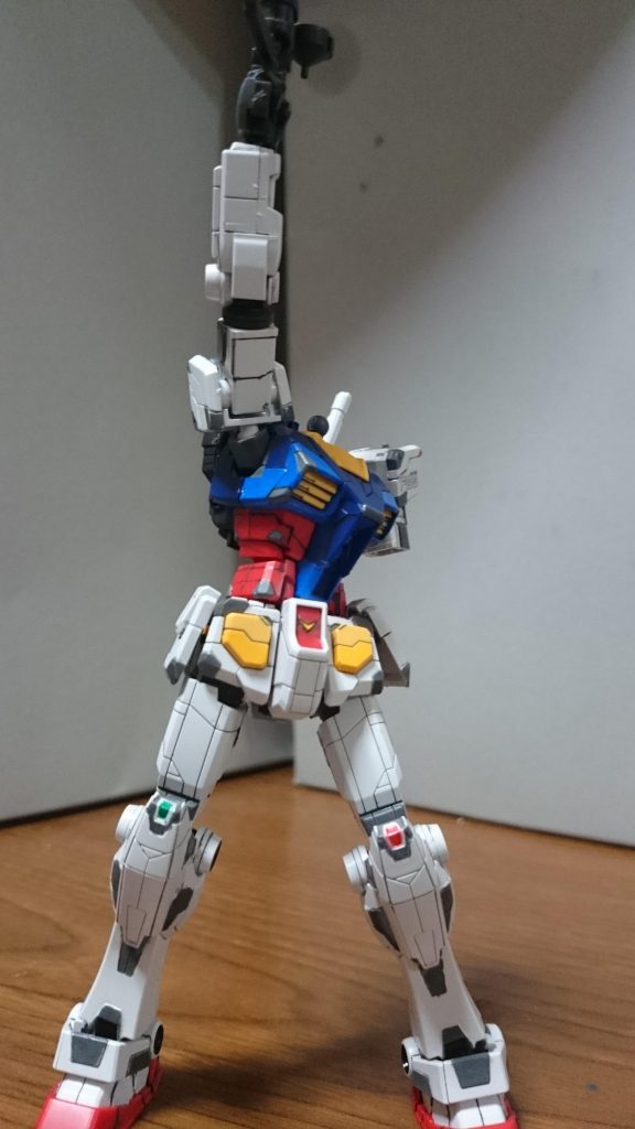 ラストシューティング!肩はリバイブ同様にポリキャップを上に引き出せるんスけど、真上までは無理っス