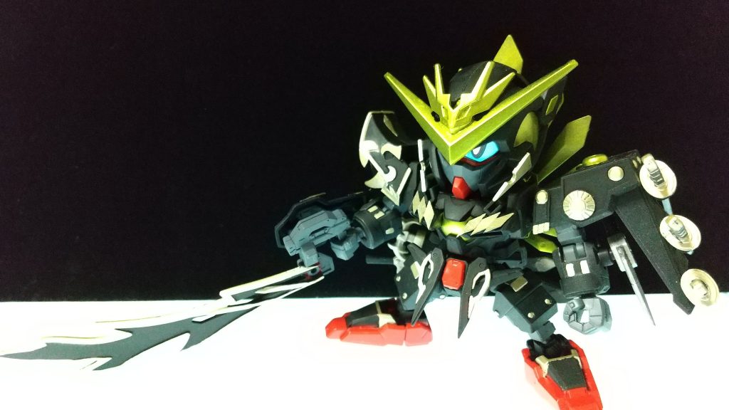 SDエクシアに豊臣秀吉頑駄無を混ぜて制作しています。