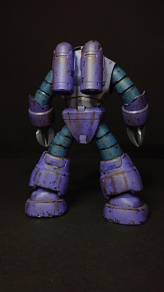 背面。油汚れとサビの垂れ具合に気をつけました。あり過ぎても嘘くさいし、なさ過ぎても不自然……この辺りは、今後も課題だと思います。