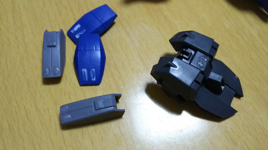 こうしたりして(プラ板初めて使った)