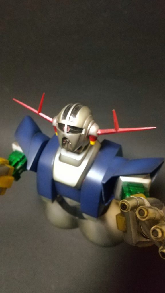 首は引き出し式のボールジョイント