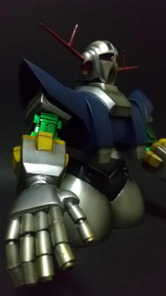 指はリード線とプラパイプというアナログな手法でそこそこ自由に動きます!