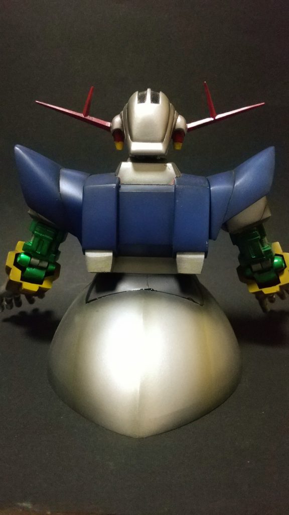 この写真で分かると思いますが、肘はもちろん、見えないけど肩も肩アーマーもポリ化してます可動箇所が少ないからこういう所に時間を使えますねw肘から先は外れますが特に興味無いので写真はありませんwww