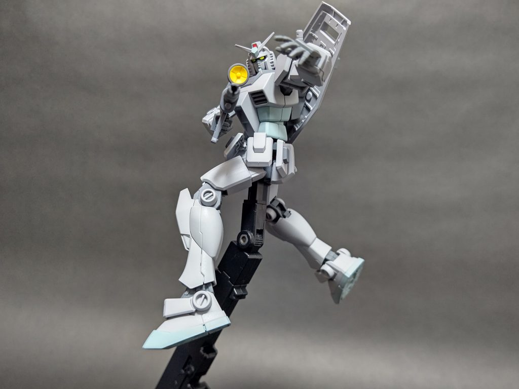 振り返り撃ち。Ｇ－３と言えば一年戦争最終盤のキレッキレのアムロが乗っているイメージ。