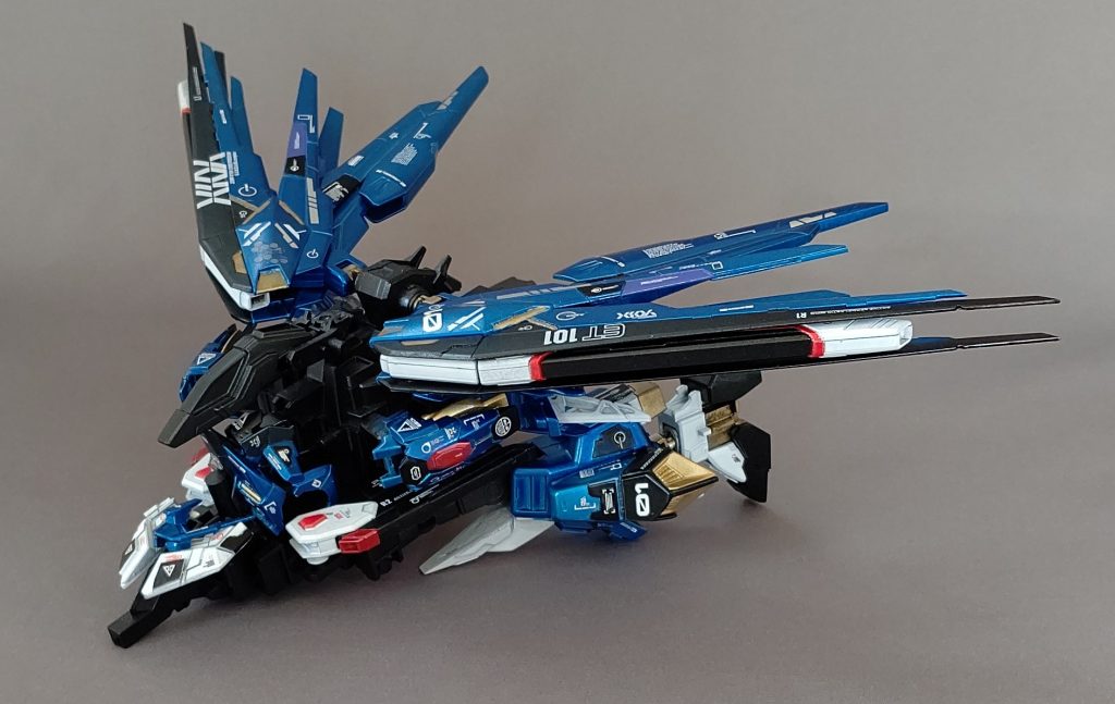 武装3 フリーダムアーマーコアガンダムのサポートメカをモチーフとした支援機です。(勿論コアガンダムからのパーツは無し)使用パーツはHG リゼル C.D型HG ユニバースブースターです。