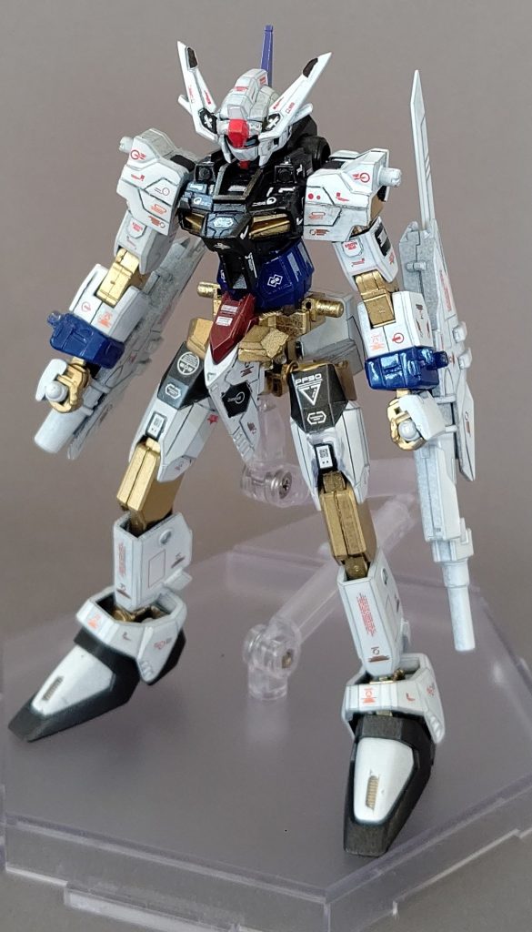 まずは正面(コア形態)です!今回使用したキットはHG トライAGEマグナムHG AGE FXHG ガンダムデスサイズヘルカスタムHG トランジェントガンダムHG ガンダムバルバトスルプスHG ガンダムアスタロトHG フリーダムガンダム等です。