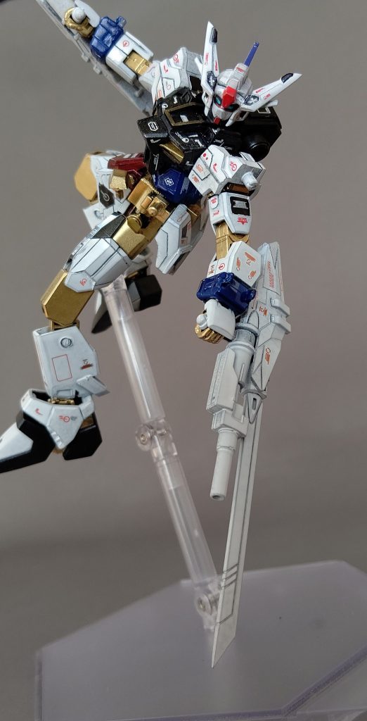 武装1 フェイダートンファー左トンファーには銃口(トライAGEマグナムより)が付いており着脱可能です