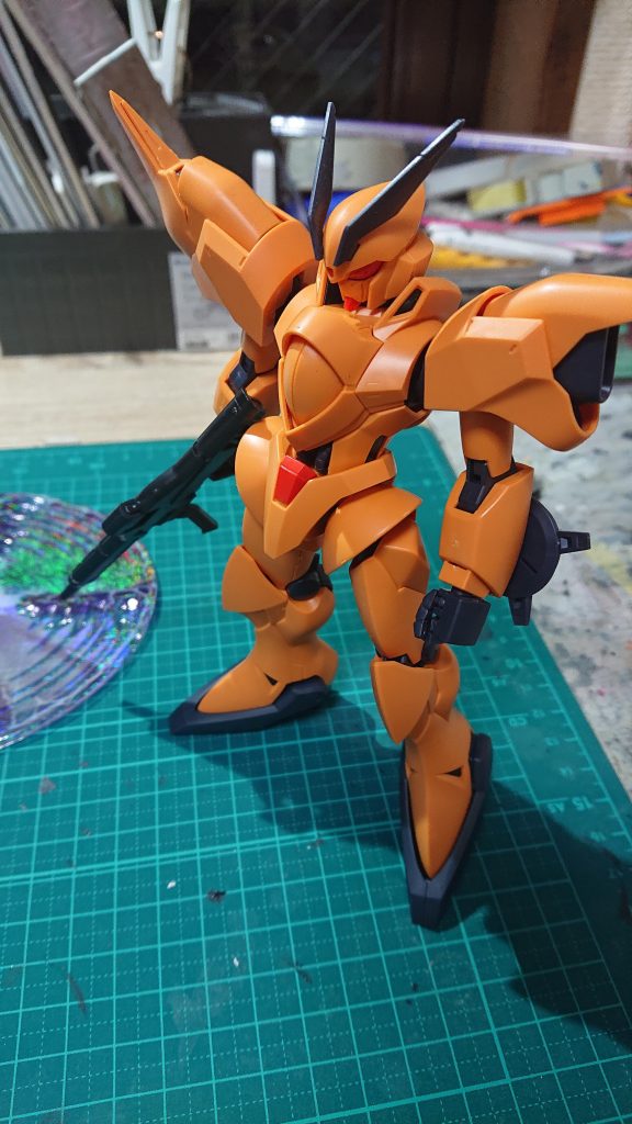 素組み普通に作っても面白くないしなぁと思ってラップ塗装にしました